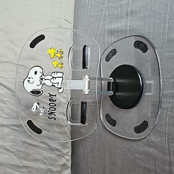 Snoopy Rotating Phone / Tablet Holder - Picture 1 of 4